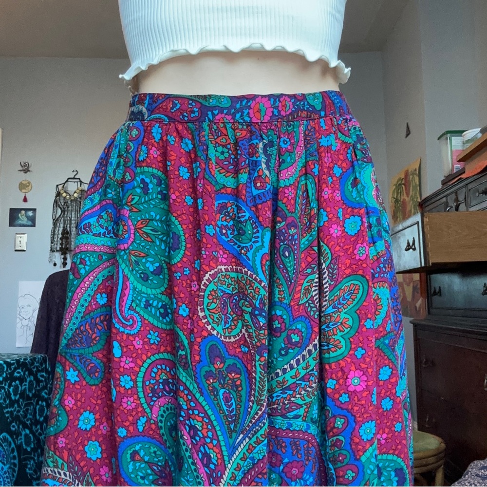 Gorgeous Vintage Darian Paisley Midi Skirt